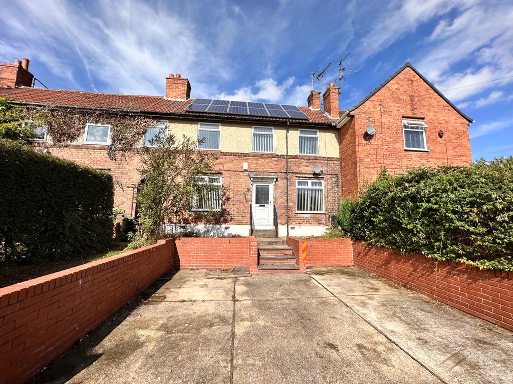 3 bed terraced house for sale in Robin Hood Road, Blidworth, Mansfield
