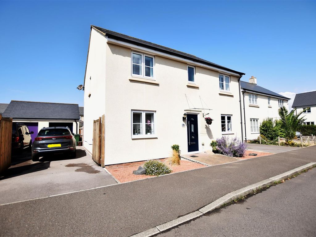 4 bed detached house for sale in The Finches, Portishead, Bristol BS20