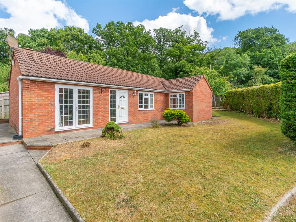 2 bed detached bungalow for sale in Flaxendale, Cotgrave, Nottingham