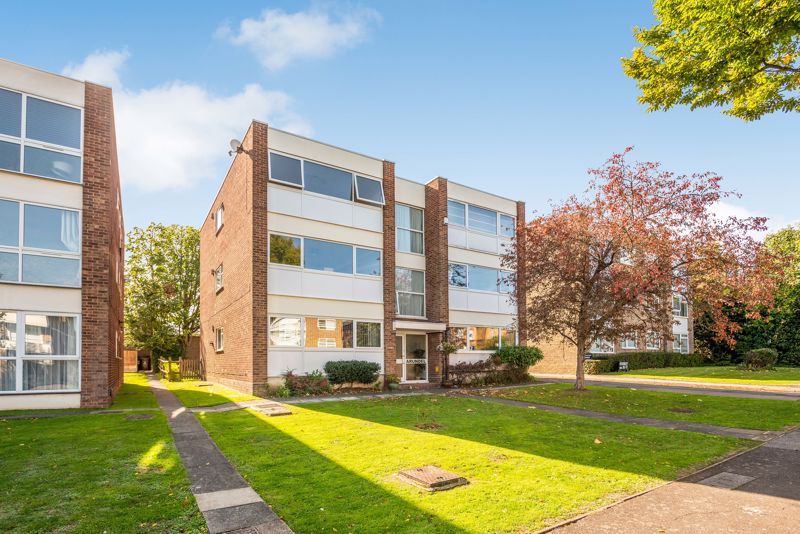 2 bed flat for sale in The Park, Sidcup DA14, £300,000 Zoopla