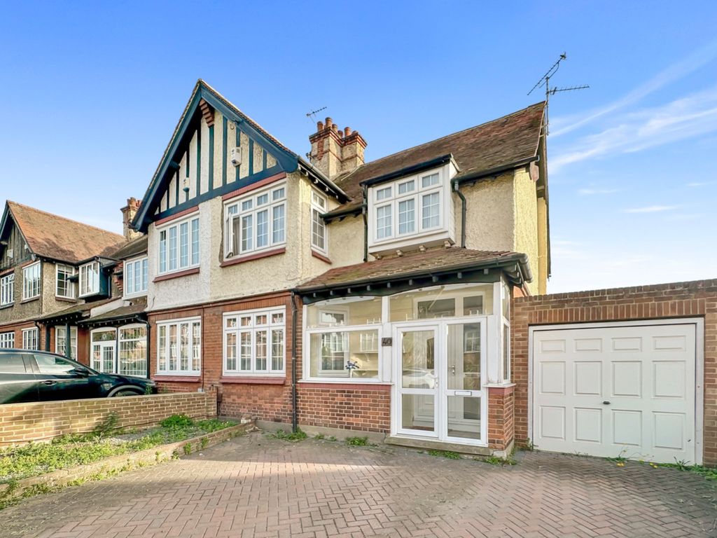 3 bed end terrace house for sale in Cross Lane East, Gravesend, Kent