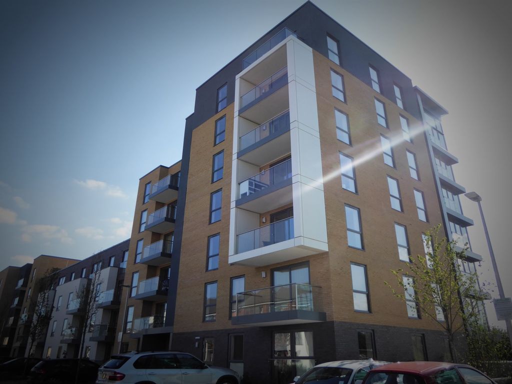 2 bed flat to rent in House, Reading RG2, £1,450 pcm Zoopla