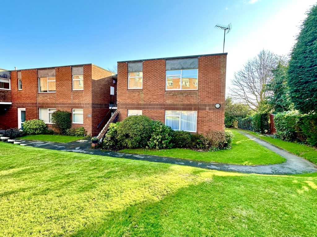 2 bed flat for sale in Knowle Drive, Sidmouth, Devon EX10, £229,950