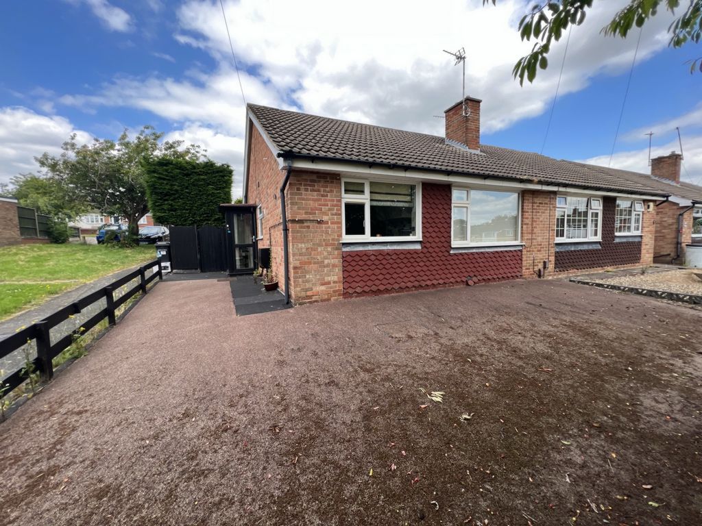 2 bed bungalow for sale in Severn Road, Oadby LE2, £245,000 Zoopla