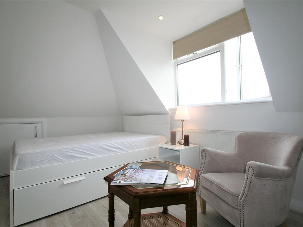 Studio to rent in Sherwood Road, London, London NW4 Zoopla