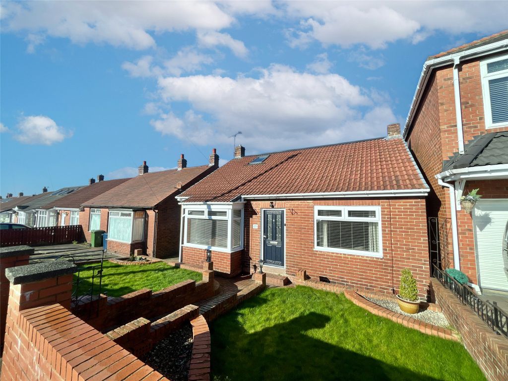 4 bed bungalow for sale in Coniston Gardens, Sheriff Hill NE9, £250,000