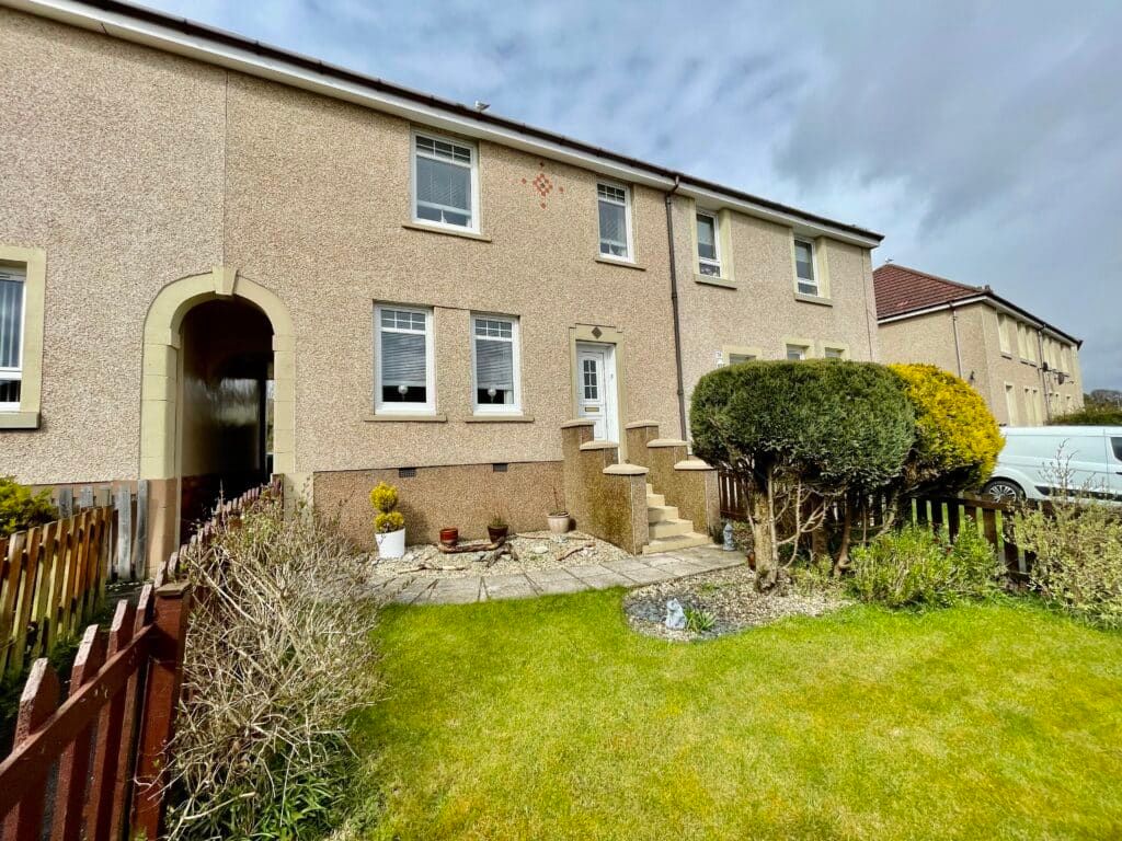 3 bed terraced house for sale in Hillhead Drive, Airdrie ML6, £109,999