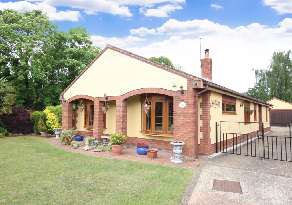 4 bed detached bungalow for sale in The Crescent, Barham, Ipswich