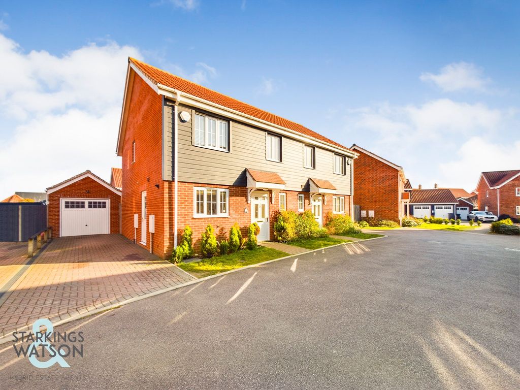 3 bed semidetached house to rent in Picton Close, Poringland, Norwich