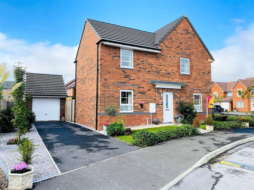 5 bed detached house for sale in Riverside Avenue, Barlby, Selby YO8 Zoopla