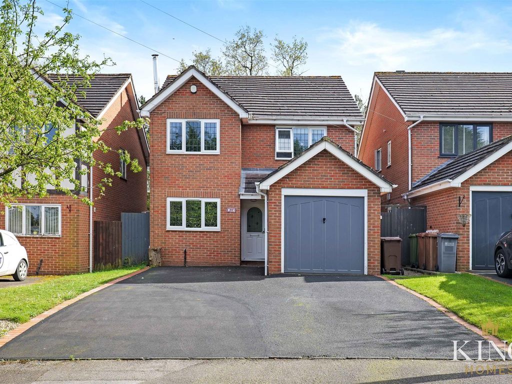 4 bed detached house for sale in Leafield Road, Solihull B92, £450,000