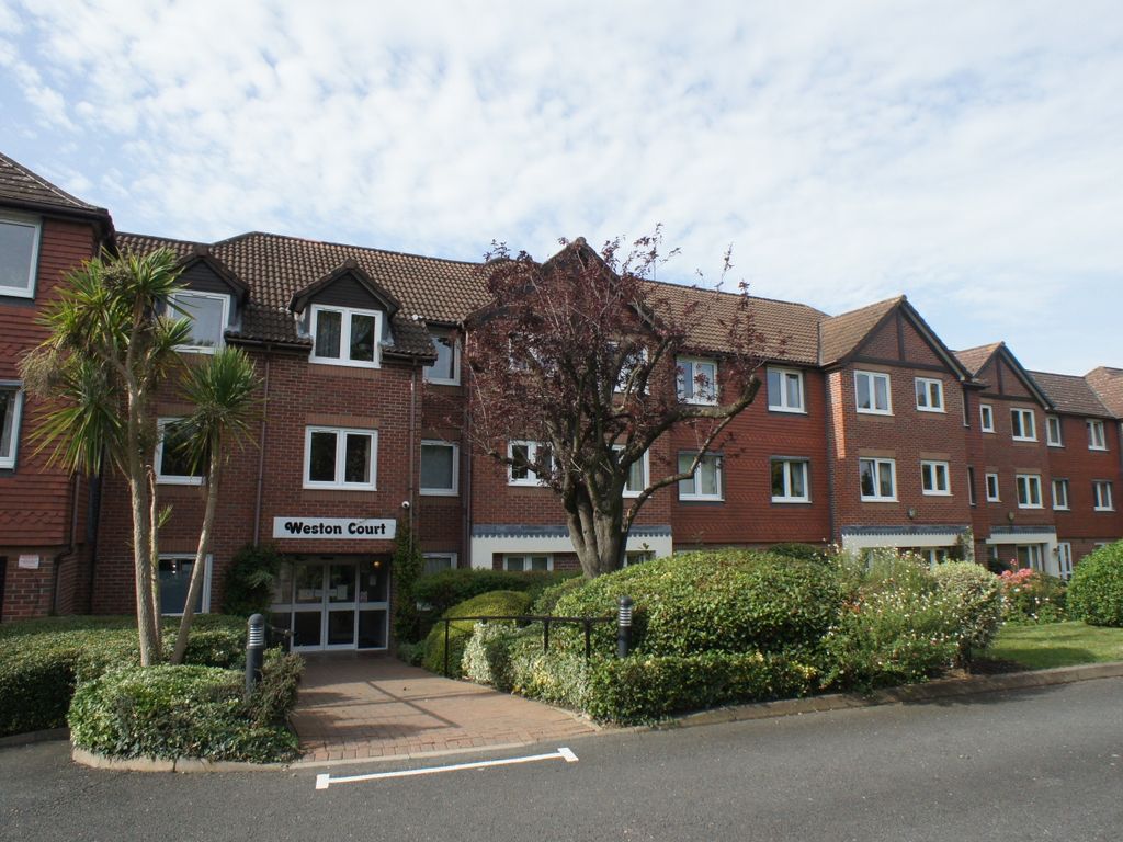 2 bed flat for sale in Farnham Close, London N20, £295,000 Zoopla