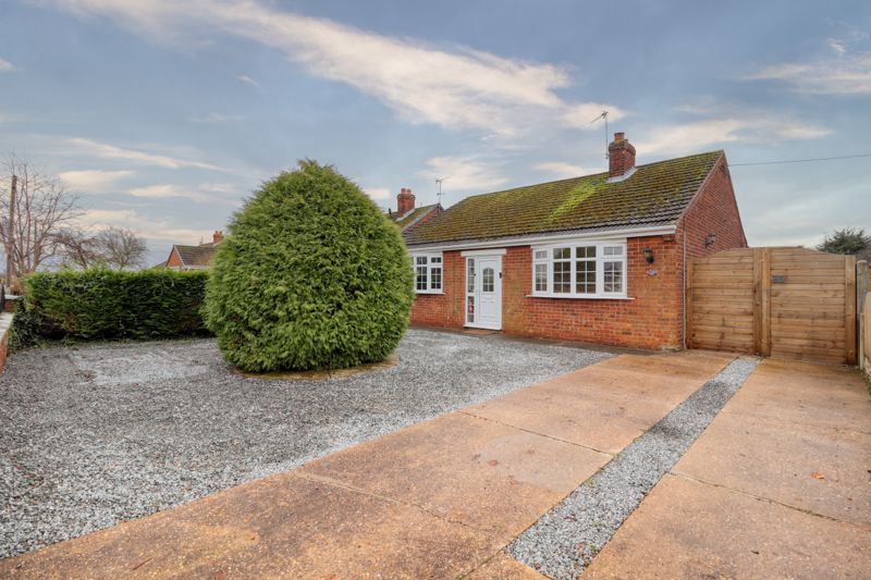 3 bed detached bungalow for sale in Stone Lane, Burringham, Scunthorpe