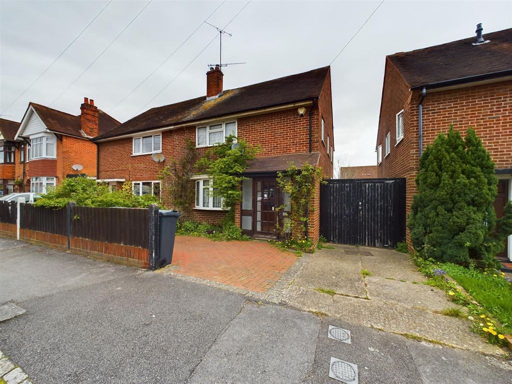 3 bed semidetached house for sale in Drayton Road, Reading RG30, £