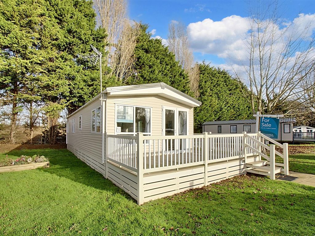 2 bed mobile/park home for sale in Weeley Bridge Clacton Road, Weeley