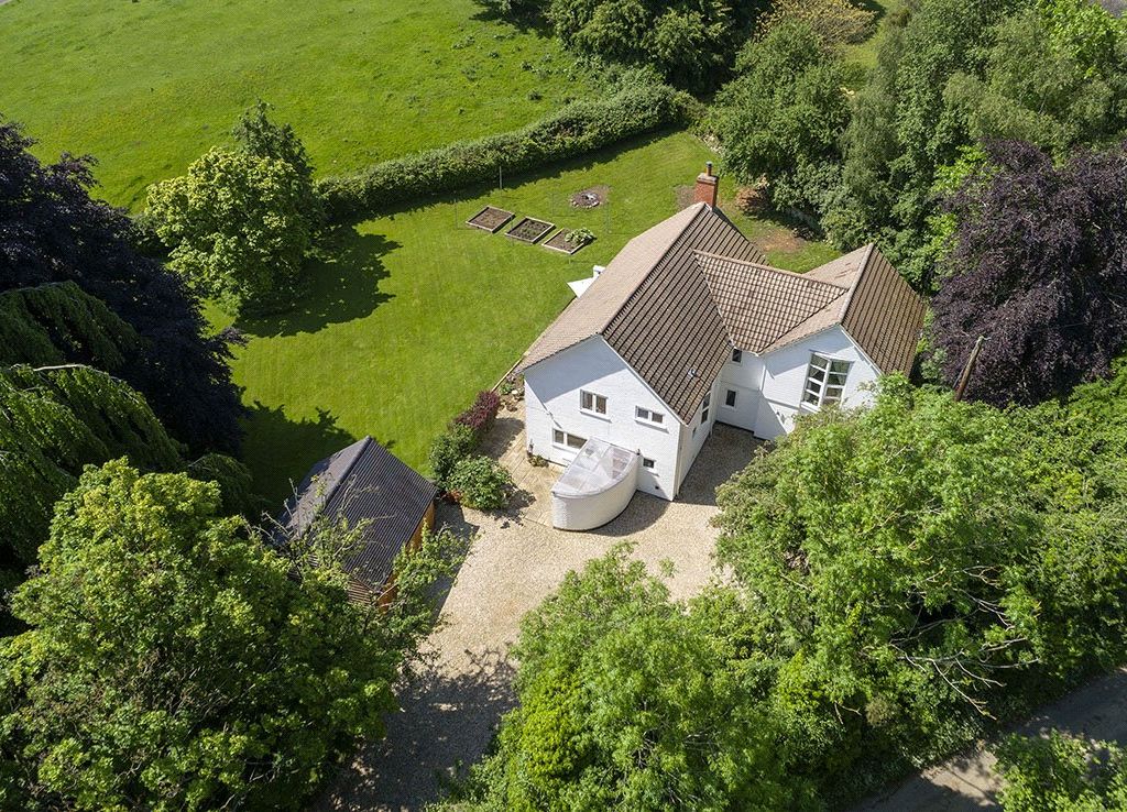 5 bed detached house for sale in Cottons Lane, AshtonUnderHill