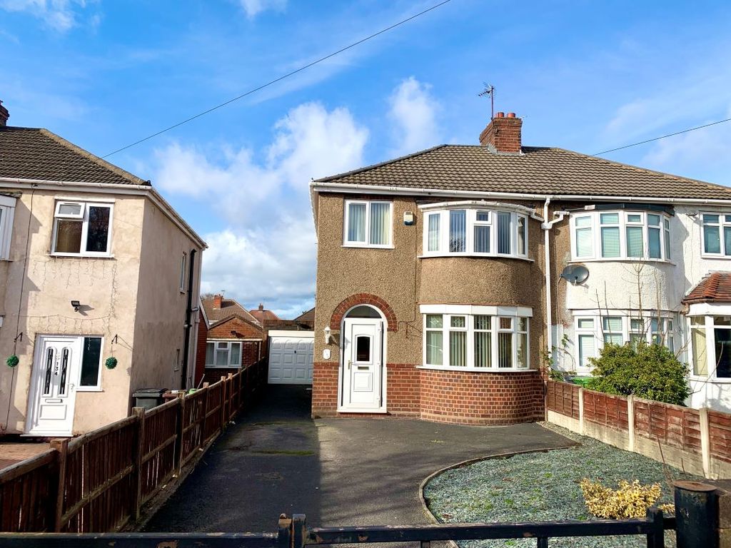 3 bed semidetached house for sale in 132 Oxley Moor Road