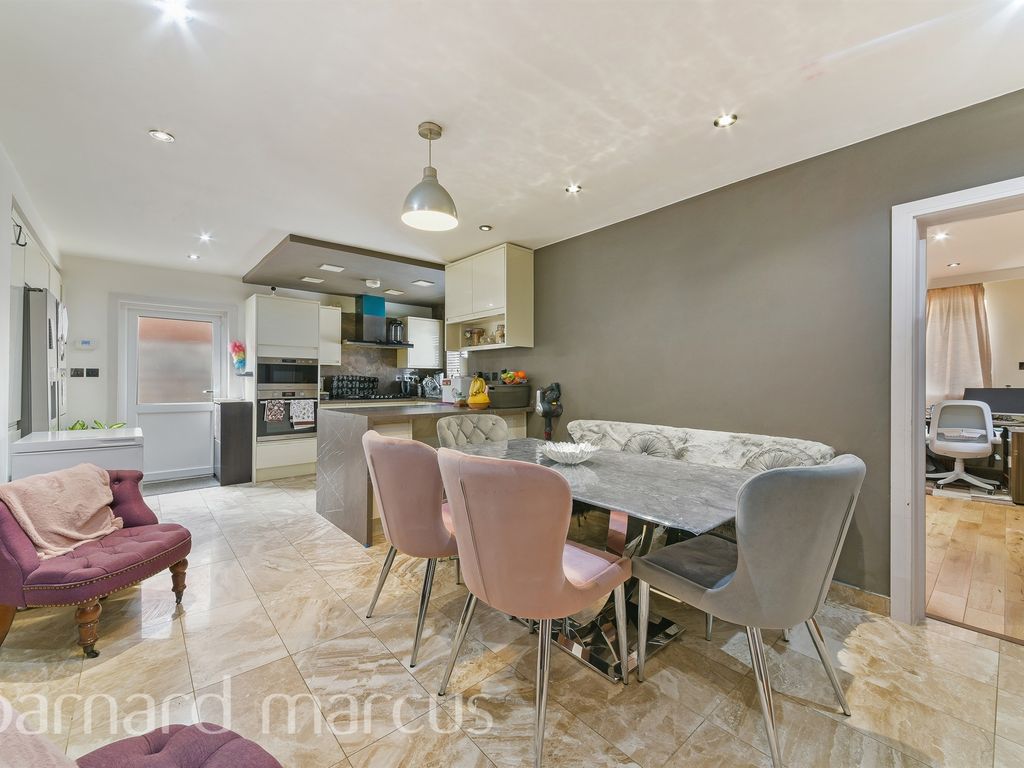 8 bed detached house for sale in Waddington Avenue, Old Coulsdon