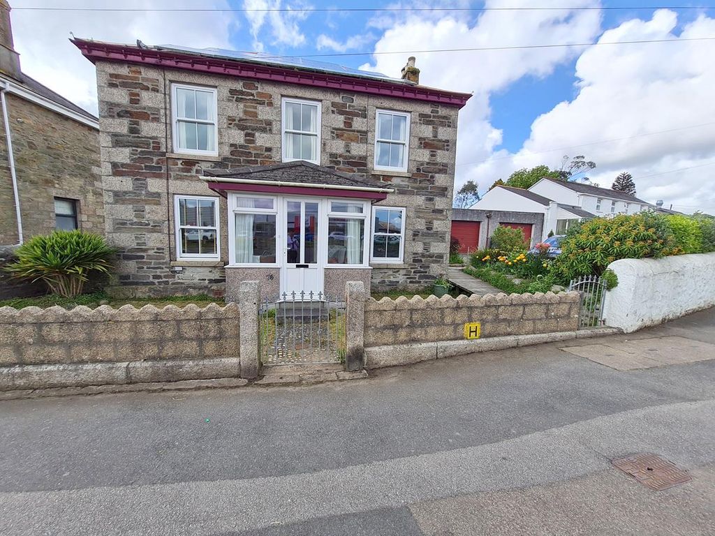 4 bed detached house for sale in Godolphin Road, Helston TR13 Zoopla