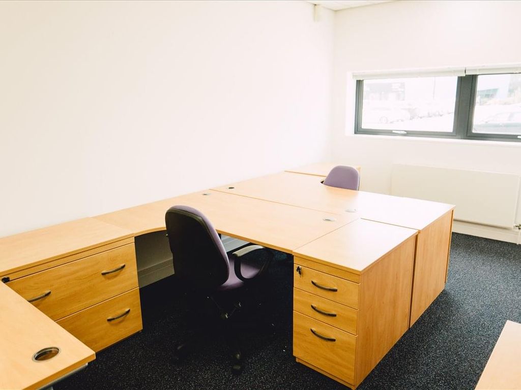 Serviced office to let in Roach Bank Road, Little 66, Hollins Brook