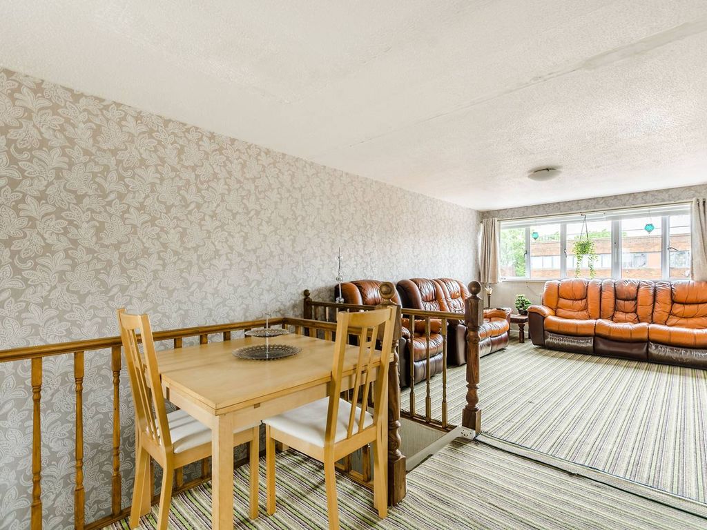 Cheyne Path, Hanwell, London W7  