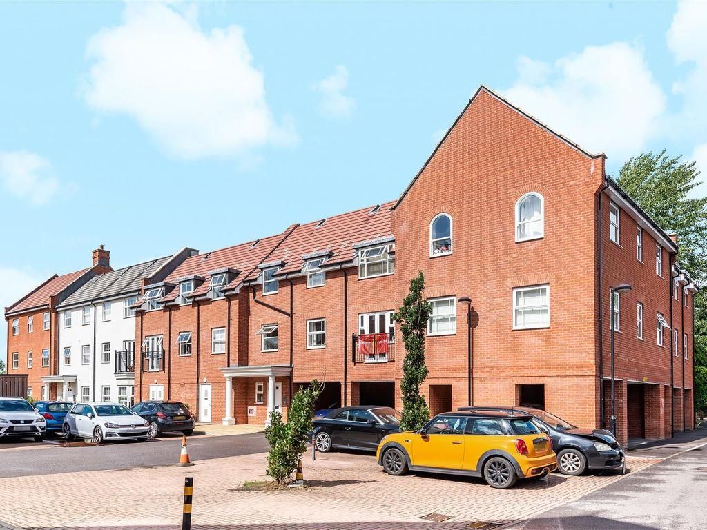 Ashville Way, Wokingham RG41  