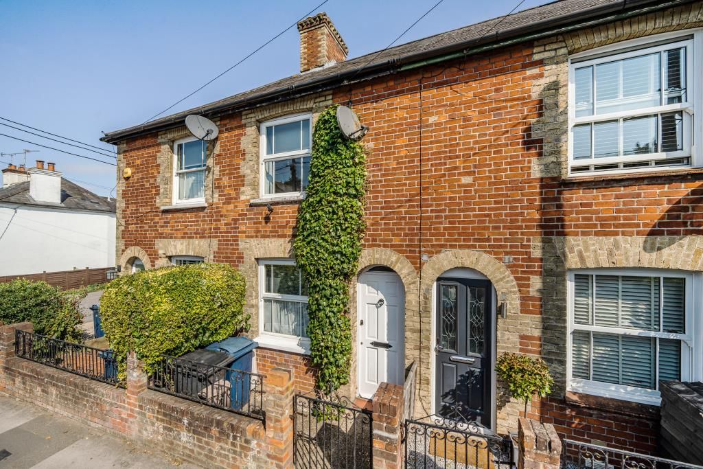 3 bed cottage to rent in Heath End Road, Flackwell Heath HP10, £1,400