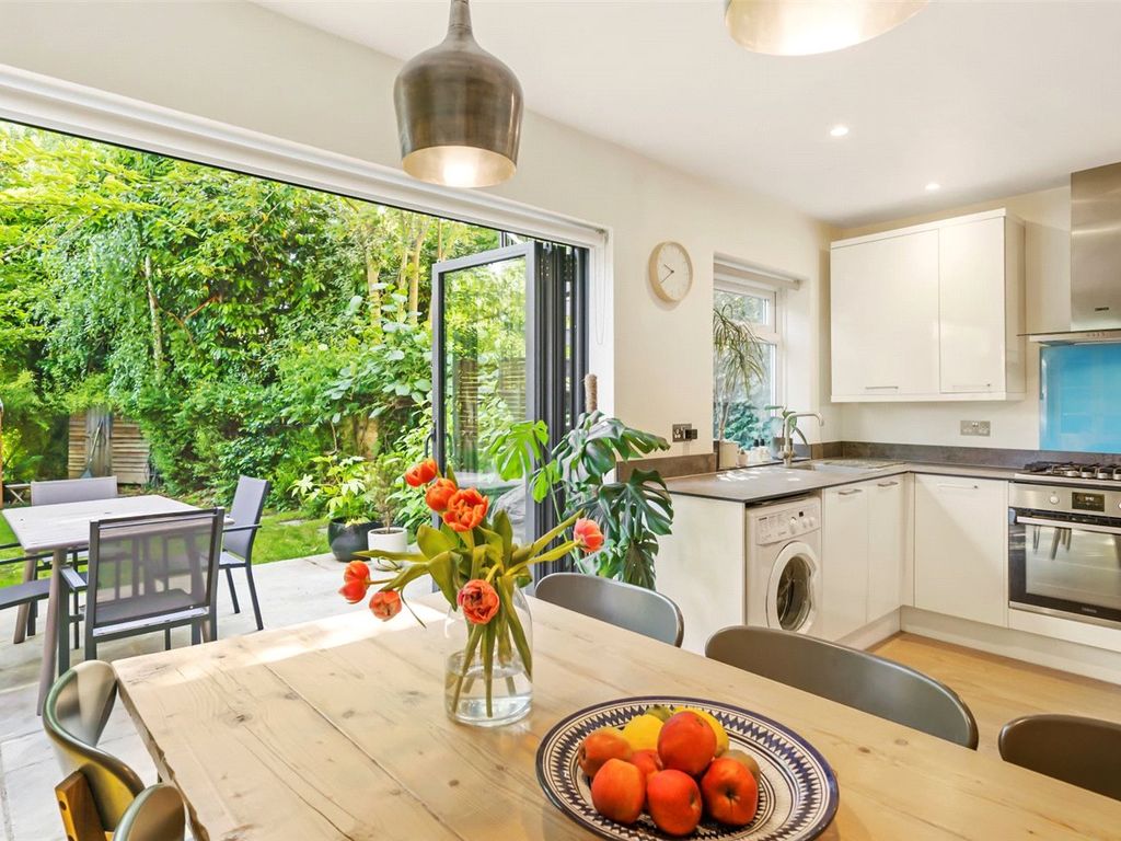 2 bed flat for sale in Pleshey Road, London N7, £650,000 Zoopla