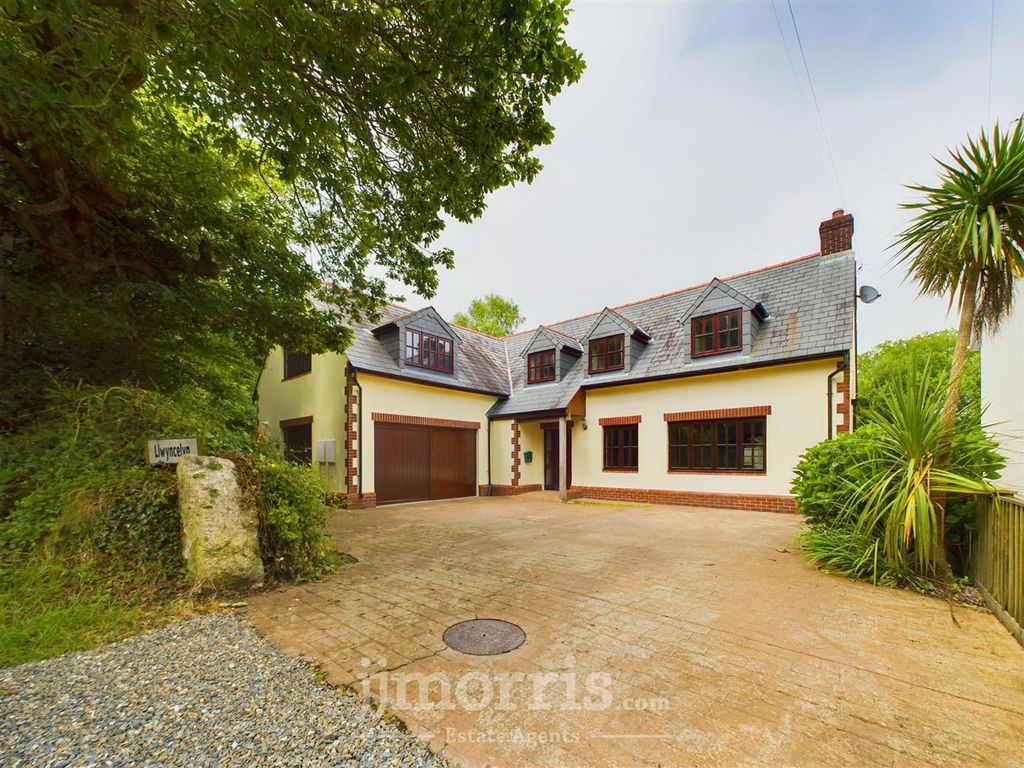 5 bed detached bungalow for sale in Llwyncelyn, Trefwrgi Road, Goodwick