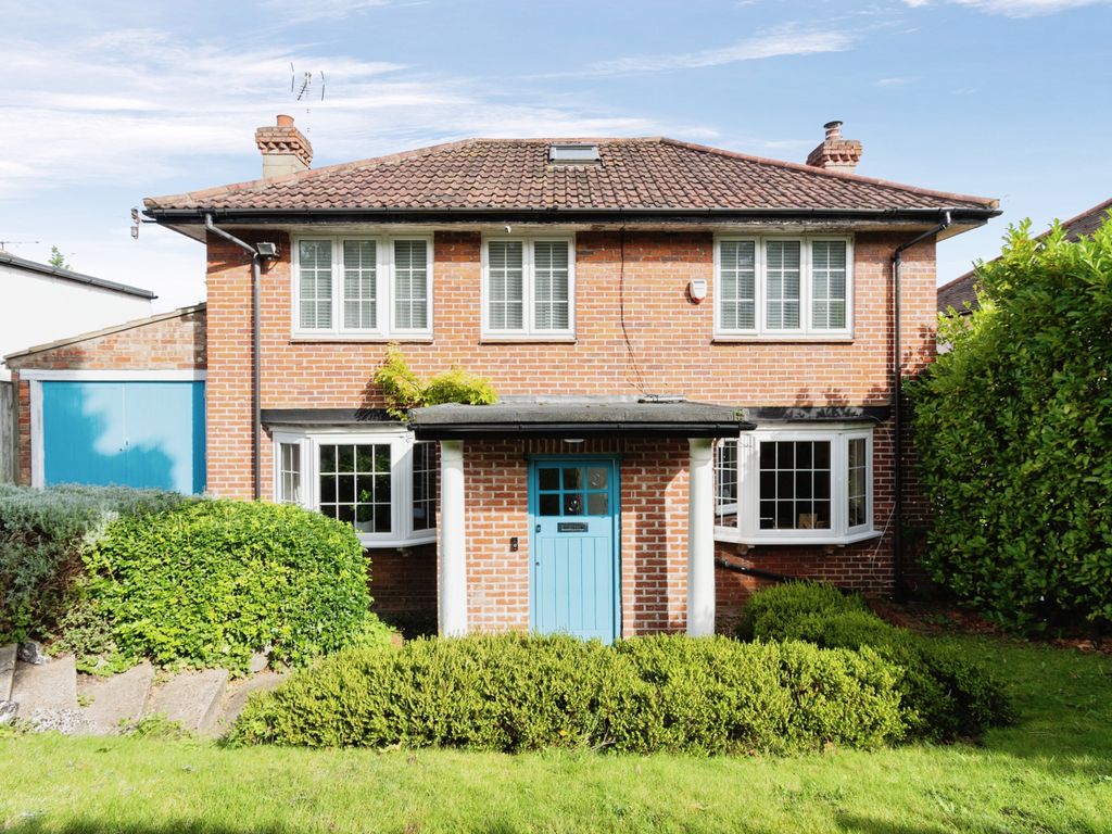 4 bed detached house for sale in Valley Road, Kenley CR8, £650,000 Zoopla