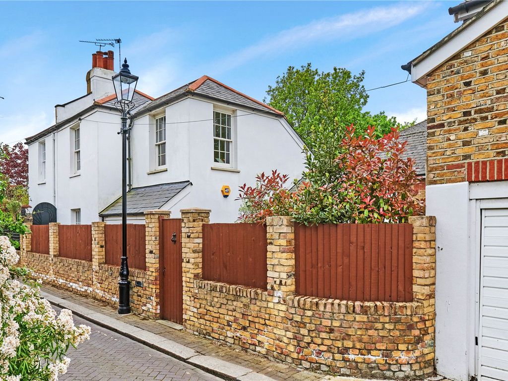 Western Lane, London SW12  