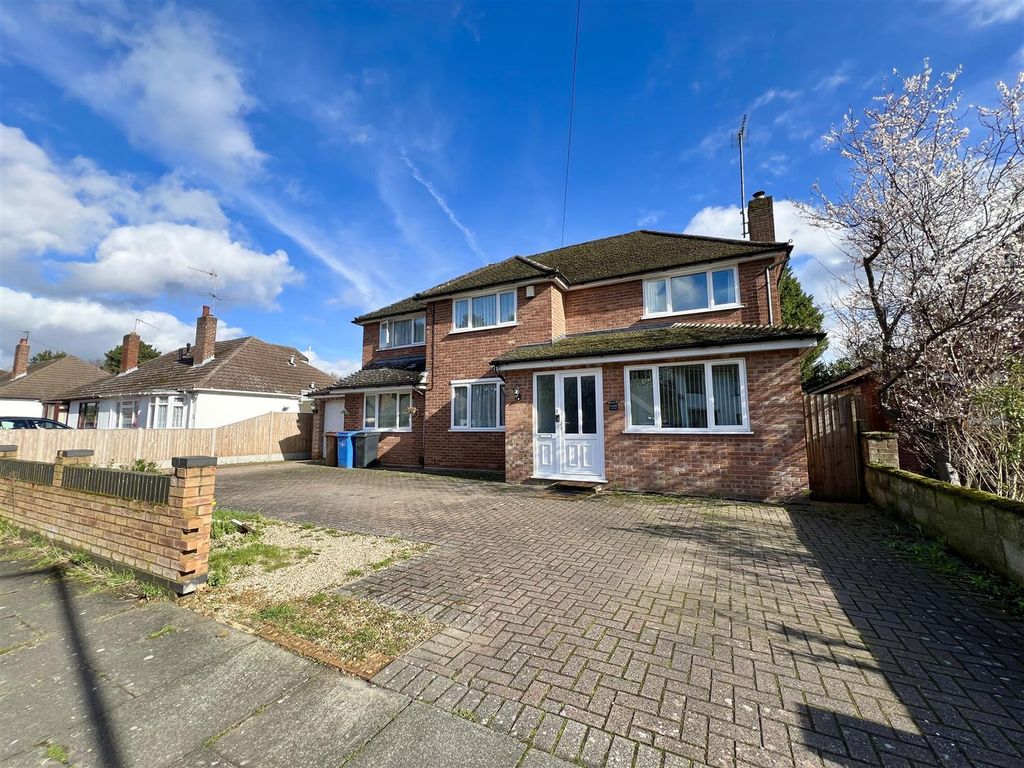 4 bed detached house for sale in St. Augustines Gardens, Ipswich IP3, £