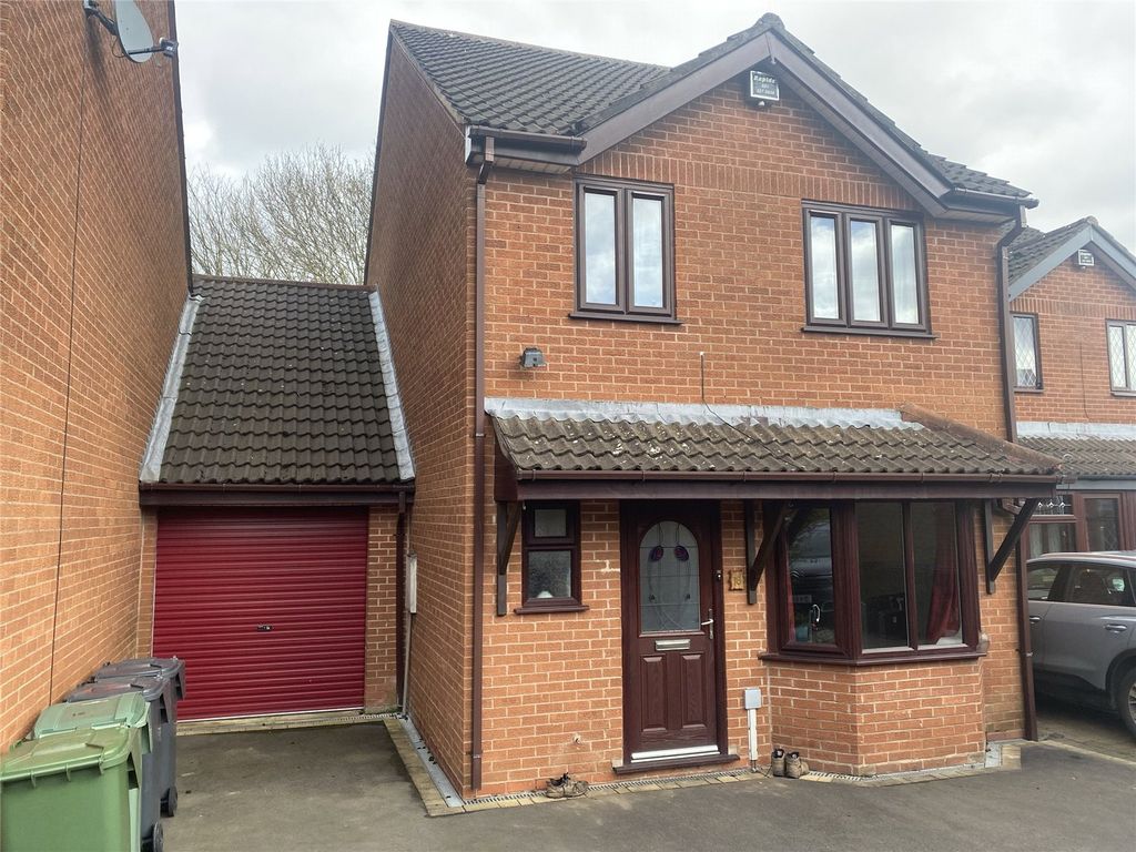 4 bed link detached house for sale in Dellow Grove, Alvechurch