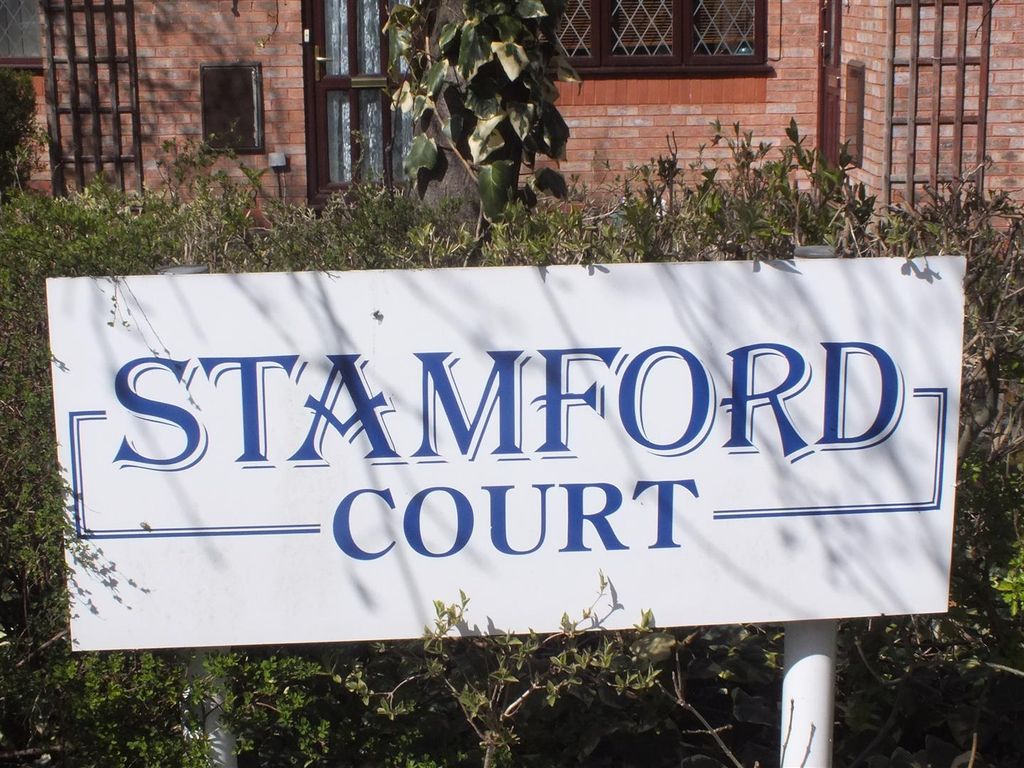 1 bed flat to rent in Stamford Court, AshtonUnderLyne OL6 Zoopla