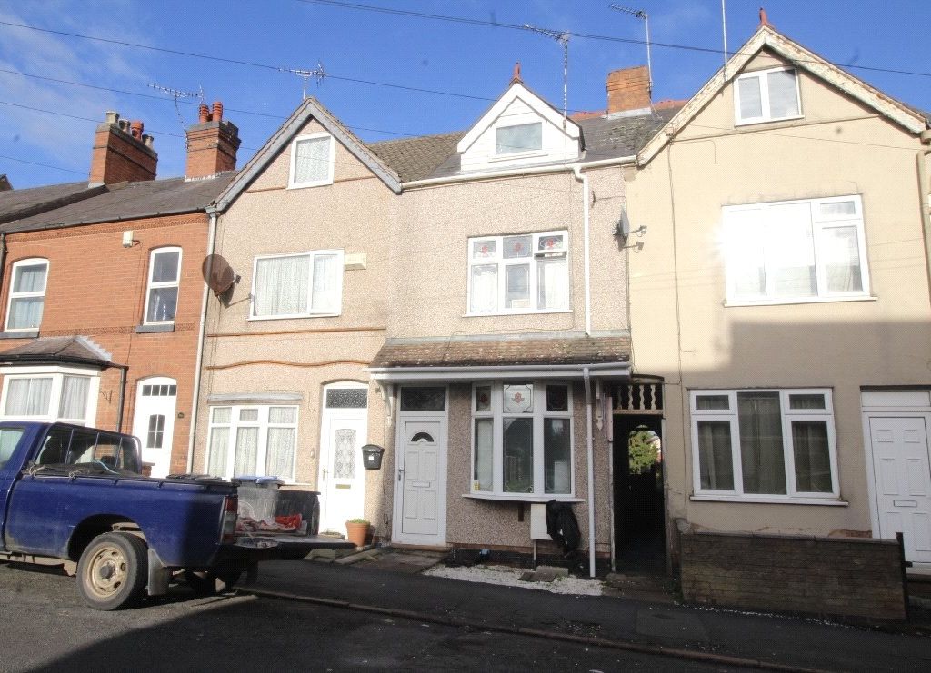 3 bed terraced house for sale in Queens Road, Hinckley, Leicestershire