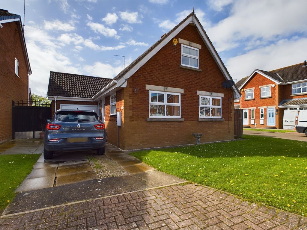 3 bed detached house for sale in Cherry Tree Close, Bilton HU11, £