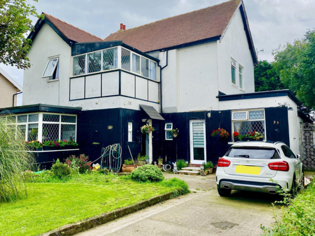 6 bed detached house for sale in Kingston Avenue, Blackpool FY4, £