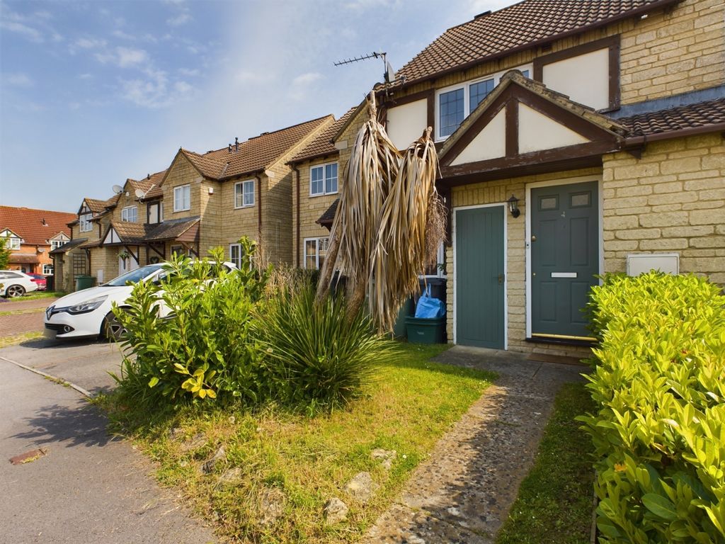 2 bed terraced house to rent in Waterside Close, Quedgeley, Gloucester