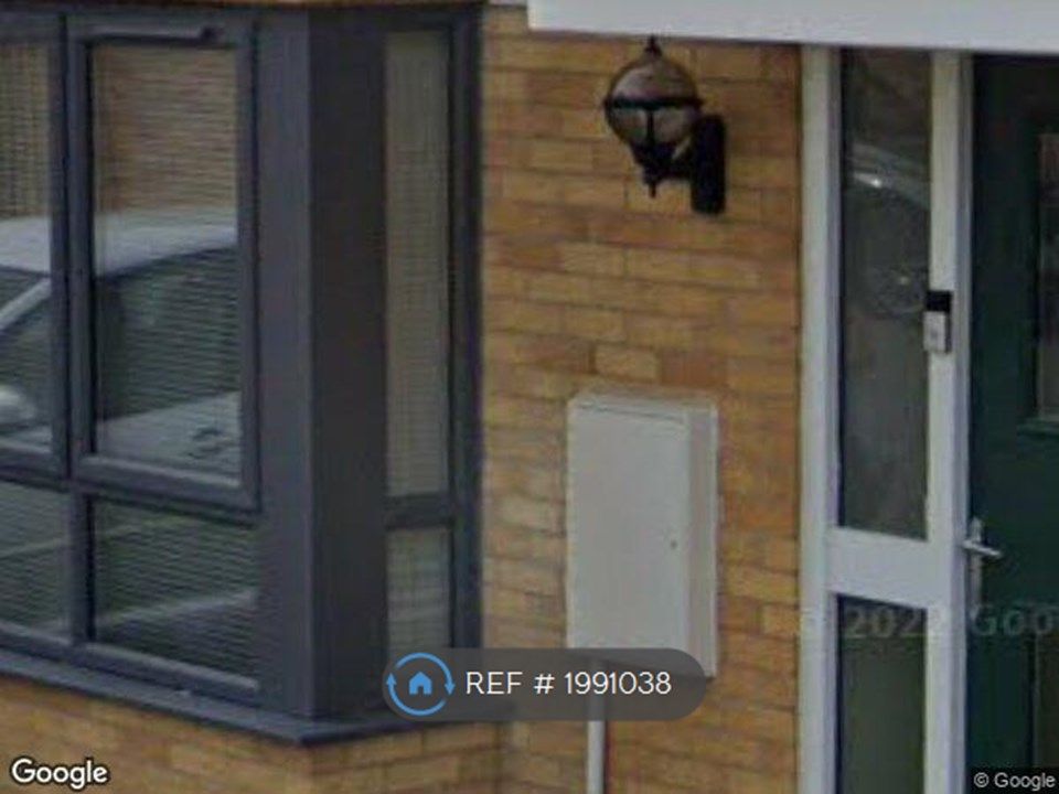 4 bed semidetached house to rent in Bredle Way, Aveley, South Ockendon