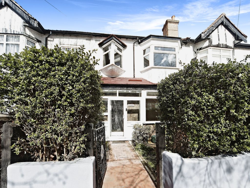 3 bed terraced house for sale in Manor Road, Mitcham CR4 Zoopla