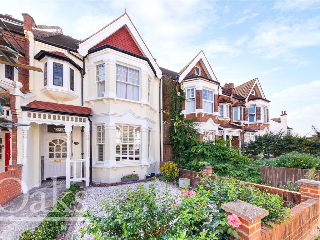 3 bed for sale in Heybridge Avenue, London SW16, £550,000