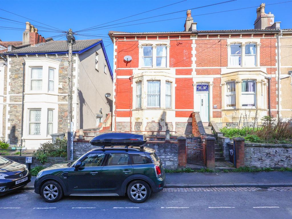3 bed end terrace house for sale in York Road, Montpelier, Bristol BS6