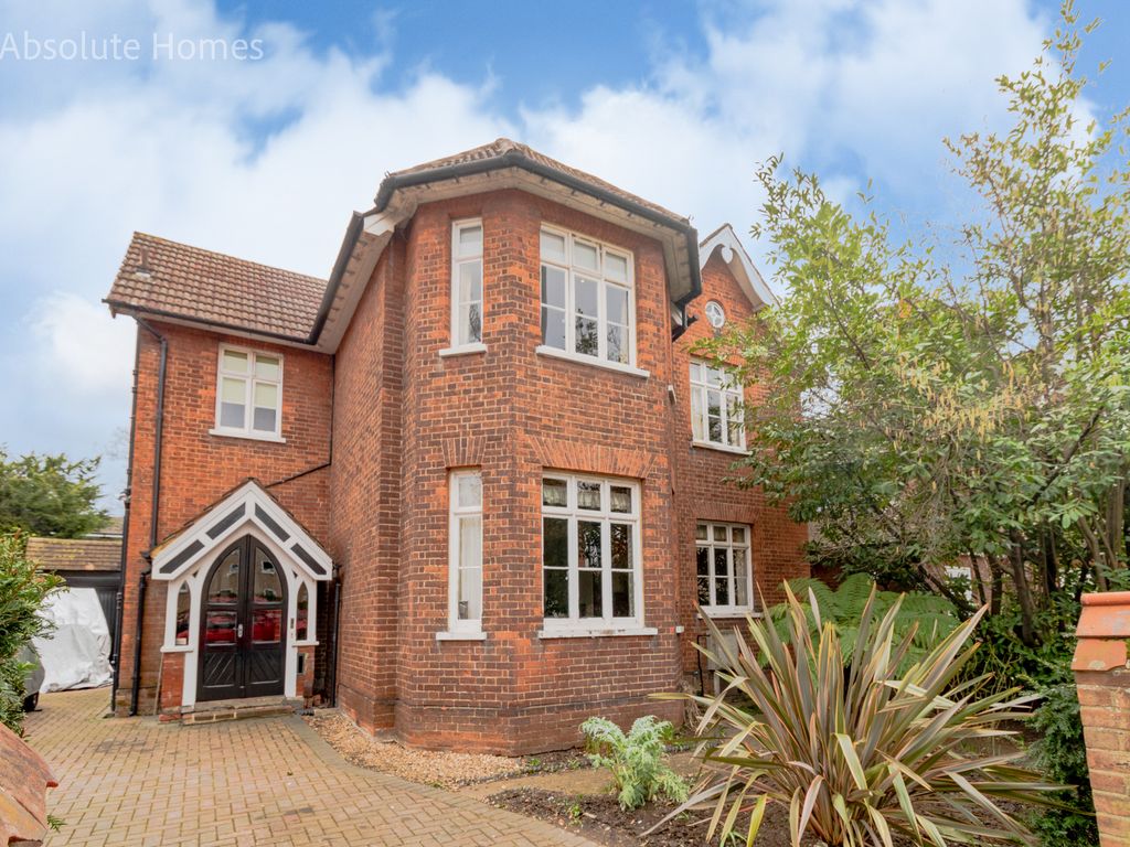 4 bed detached house for sale in Ewell Road, Surbiton KT6, £1,395,000