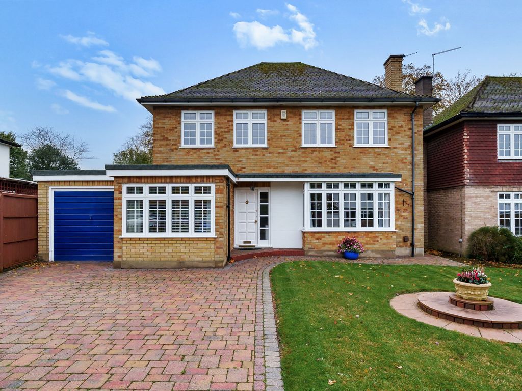 4 bed detached house for sale in Wallace Fields, Epsom KT17, £1,150,000