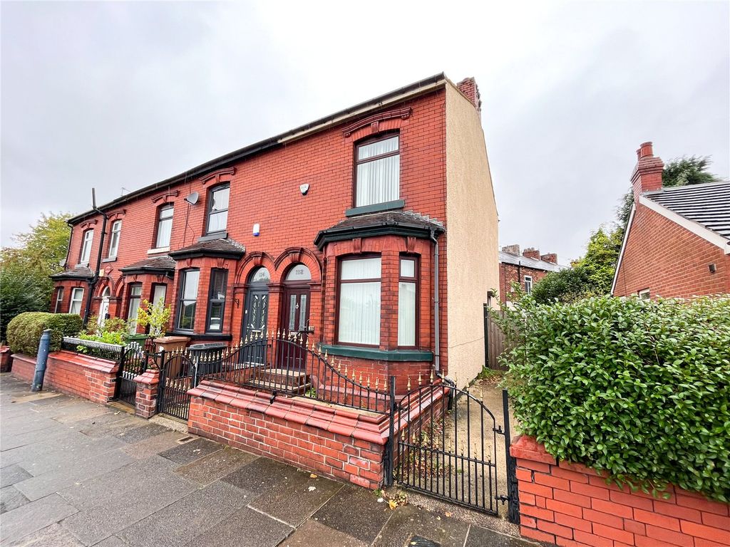 2 bed end terrace house for sale in Mossley Road, AshtonUnderLyne