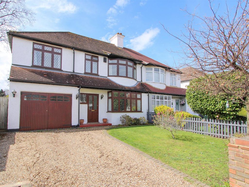 4 bed semidetached house for sale in Redford Avenue, Wallington SM6