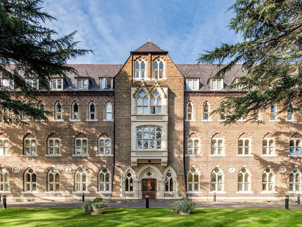 2 bed flat to rent in Borough Road, Osterley, Isleworth TW7, £2,200 pcm