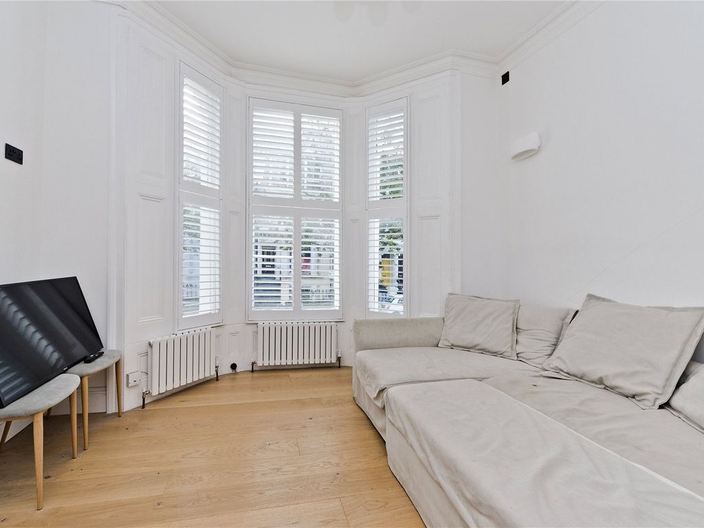 1 bed flat to rent in Chesterton Road, London W10, £2,075 pcm Zoopla