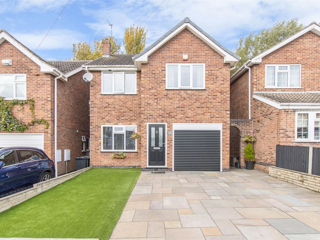 4 bed detached house for sale in Lorimer Avenue, Gedling, Nottingham