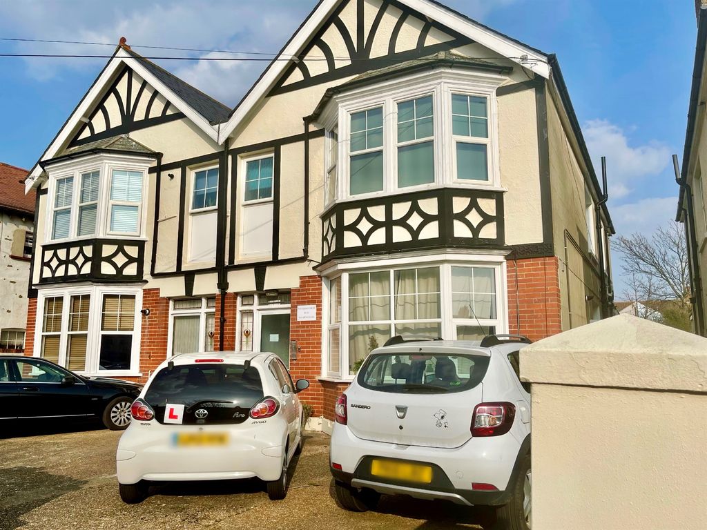1 bed flat for sale in Navarino Road, Worthing BN11 Zoopla